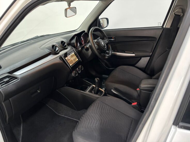 2022 SUZUKI SWIFT 1.2 GLX – Interior