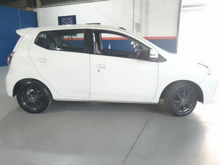 2022 TOYOTA AGYA 1.0 A/T – Right Side Photo