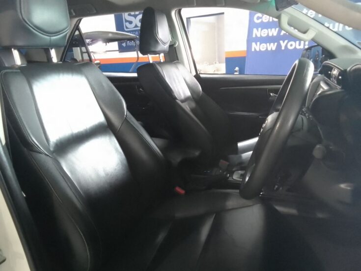 2022 TOYOTA FORTUNER 2.4GD-6 R/B A/T – Front Seats