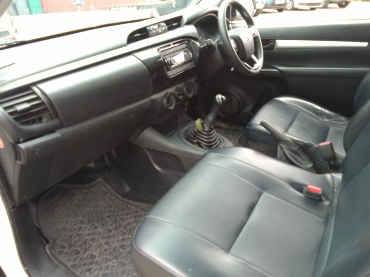 2022 TOYOTA HILUX 2.4 GD S A/C P/U S/C – Rear Seats