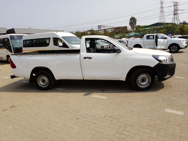 2022 TOYOTA HILUX 2.4 GD S A/C P/U S/C – Right Side Photo