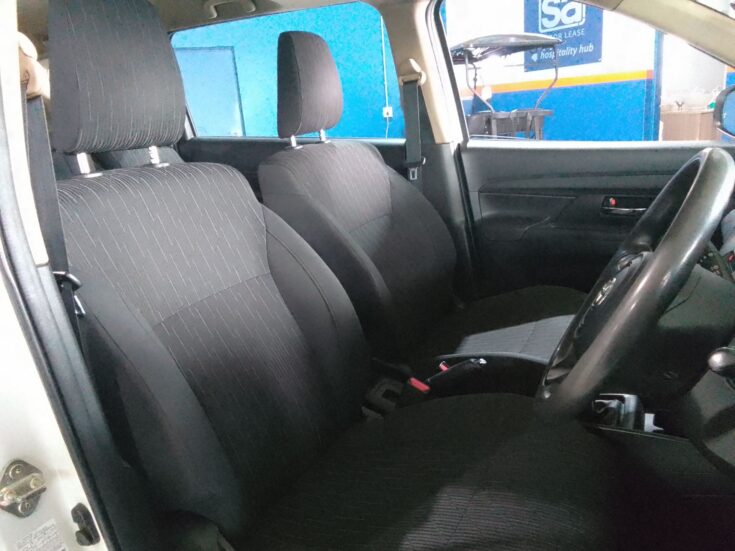 2022 TOYOTA RUMION 1.5 SX – Front Seats