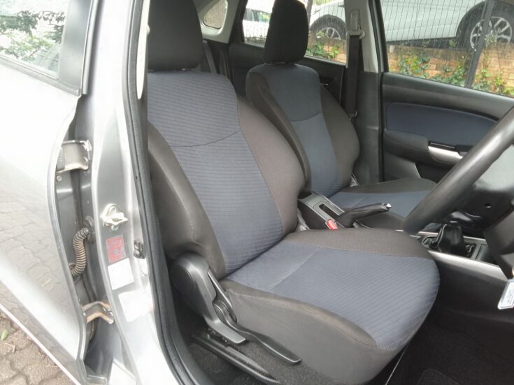 2022 TOYOTA STARKET 1.4 Xi – Front Seats