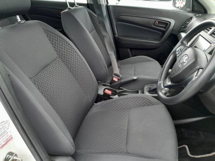 2022 TOYOTA URBAN CRUISER 1.5 XS AT – Front Seats