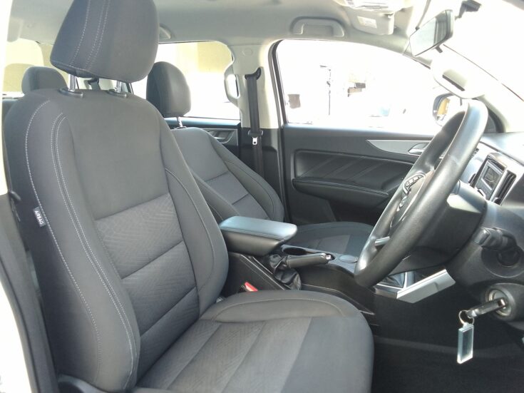 2023 GWM P-SERIES CV DCAB 2.0TD SX 4X2 6MT – Front Seats