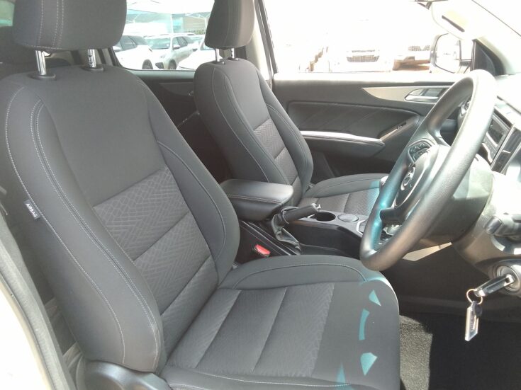 2023 GWM P-SERIES CV DCAB 2.0TD SX 4X2 6MT – Front Seats