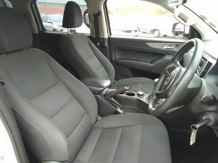 2023 GWM P-SERIES CV DCAB 2.0TD SX 4X4 6MT – Front Seats