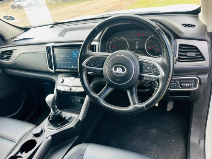 2023 GWM P-SERIES CV SCAB 2.0TD DLX 4X4 6MT – Interior