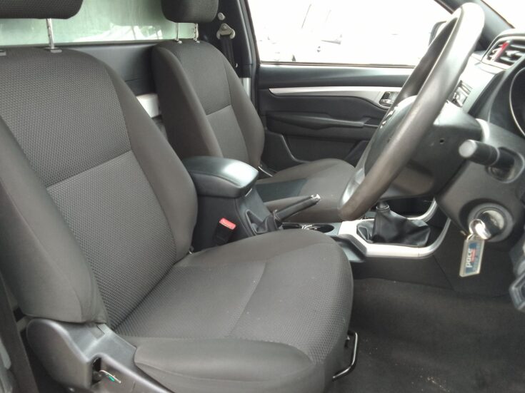 2023 GWM STEED 5 2.0 S S/C P/U – Front Seats