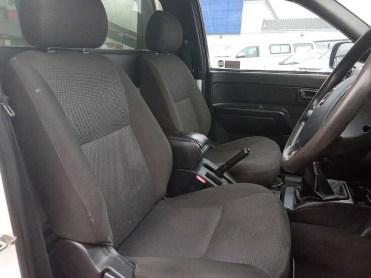 2023 GWM STEED 5 2.2 MPI WORKHORSE P/U S/C – Front Seats