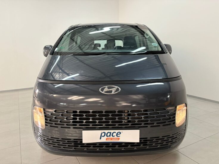 2023 HYUNDAI STARIA 2.2D EXECUTIVE A/T – Front Photo