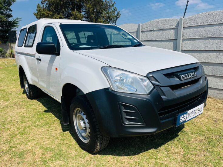 2023 ISUZU D MAX 250C FLEETSIDE S/C P/U – Front Feature Photo