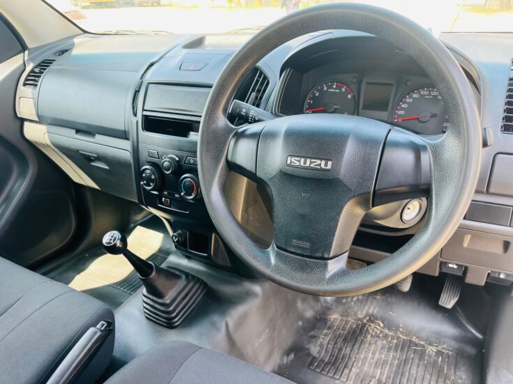 2023 ISUZU D MAX 250C FLEETSIDE S/C P/U – Interior