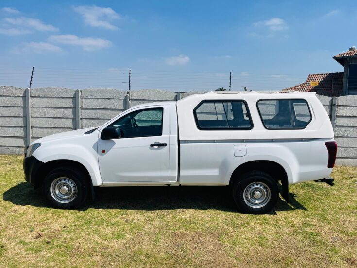 2023 ISUZU D MAX 250C FLEETSIDE S/C P/U – Left Side Photo