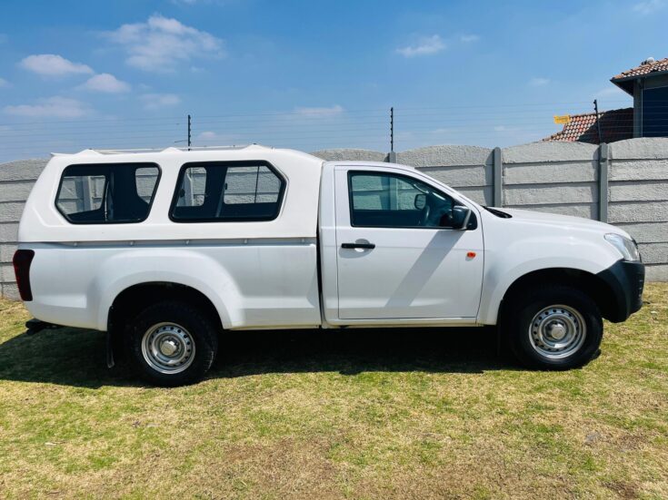 2023 ISUZU D MAX 250C FLEETSIDE S/C P/U – Right Side Photo