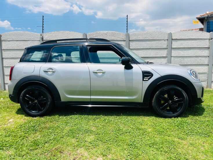 2023 Mini Cooper A/T – Right Side Photo