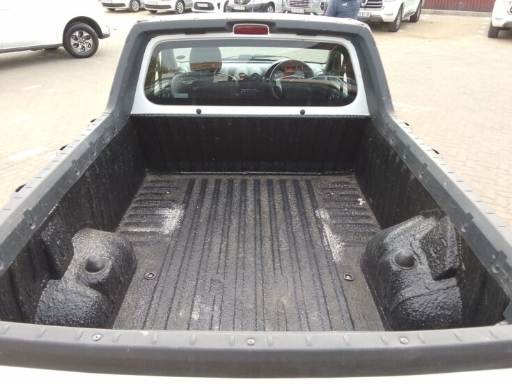 2023 NISSAN NP200 1.6 A/C SAFETY PACK P/U S/C – Boot / Loadbin