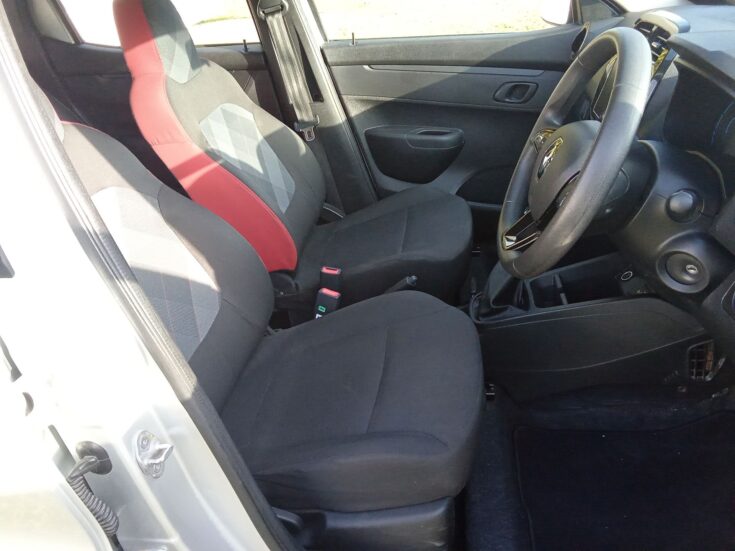 2023 RENAULT KWID DYNAMIQUE MANUAL – Front Seats