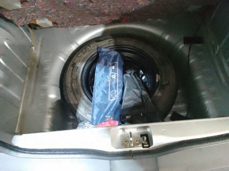 2023 RENAULT KWID DYNAMIQUE MANUAL – Front Seats