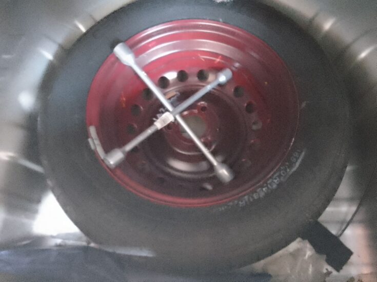 2023 RENAULT KWID DYNAMIQUE MANUAL – Spare Wheel