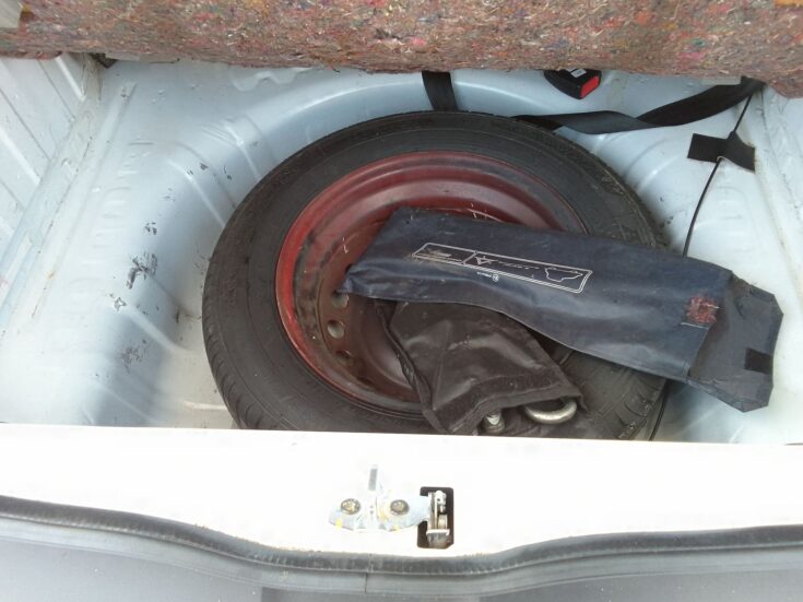 2023 RENAULT KWID DYNAMIQUE MANUAL – Spare Wheel
