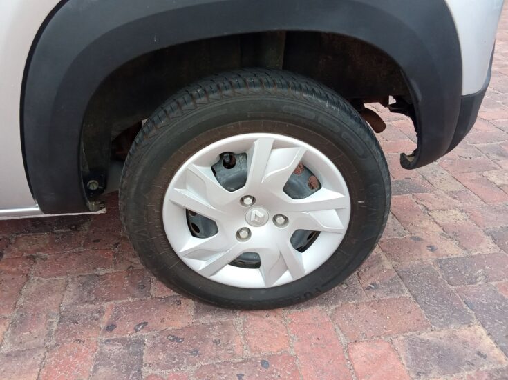 2023 RENAULT KWID DYNAMIQUE MANUAL – Wheel Example