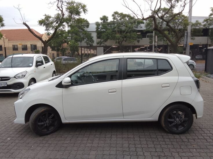 2023 TOYOTA AGYA 1.0 AUTO – Left Side Photo