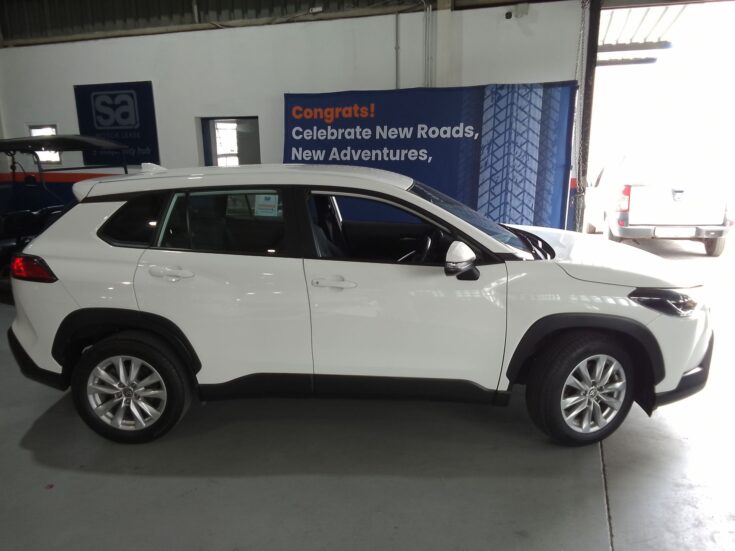 2023 TOYOTA COROLLA CROSS Xi CVT – Right Side Photo