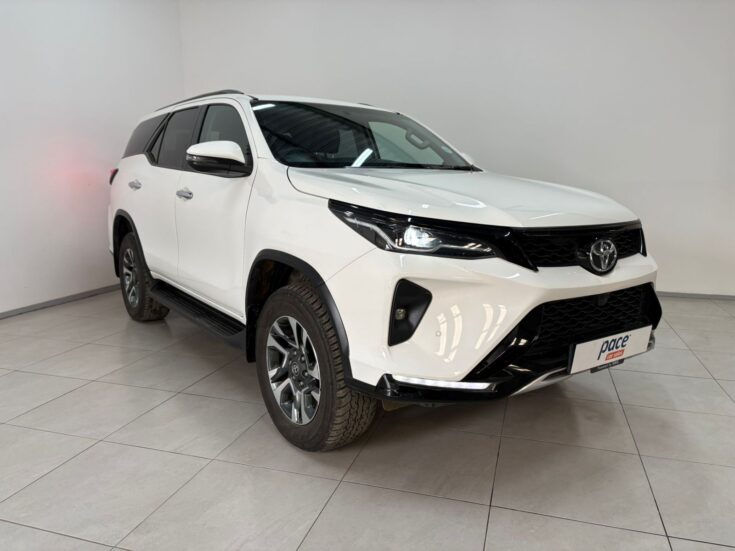 2023 TOYOTA FORTUNER 2.4 GD-6 R/B A/T – Front Feature Photo