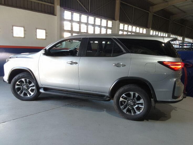 2023 TOYOTA FORTUNER 2.4 GD6 R/B A/T – Left Side Photo