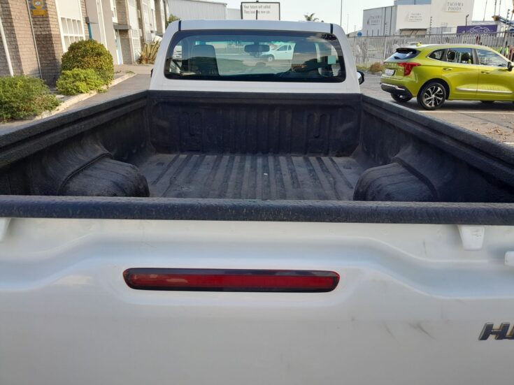 2023 TOYOTA HILUX 2.4 GD S A/C P/U S/C – Boot / Loadbin