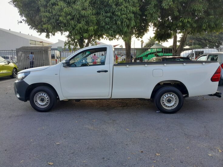2023 TOYOTA HILUX 2.4 GD S A/C P/U S/C – Left Side Photo