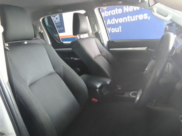 2023 TOYOTA HILUX 2.8 GD-6 RB RAIDER A/T P/U D/C – Front Seats