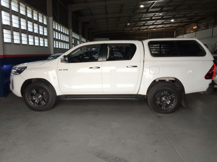2023 TOYOTA HILUX 2.8 GD-6 RB RAIDER A/T P/U D/C – Left Side Photo