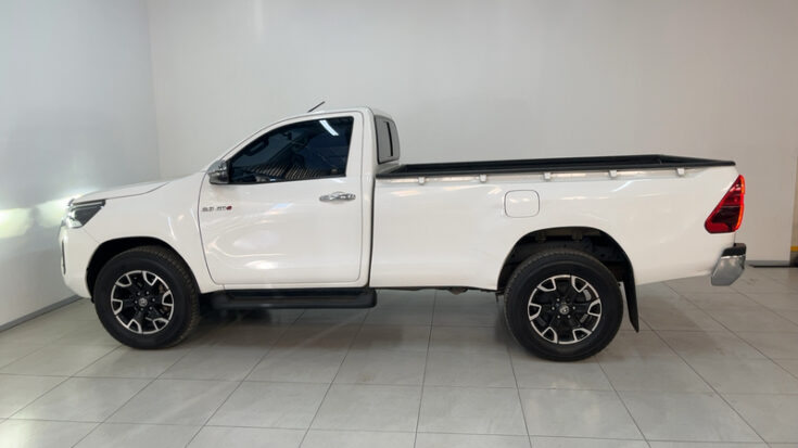 2023 TOYOTA HILUX 2.8 GD-6 RB RAIDER A/T P/U S/C – Left Side Photo