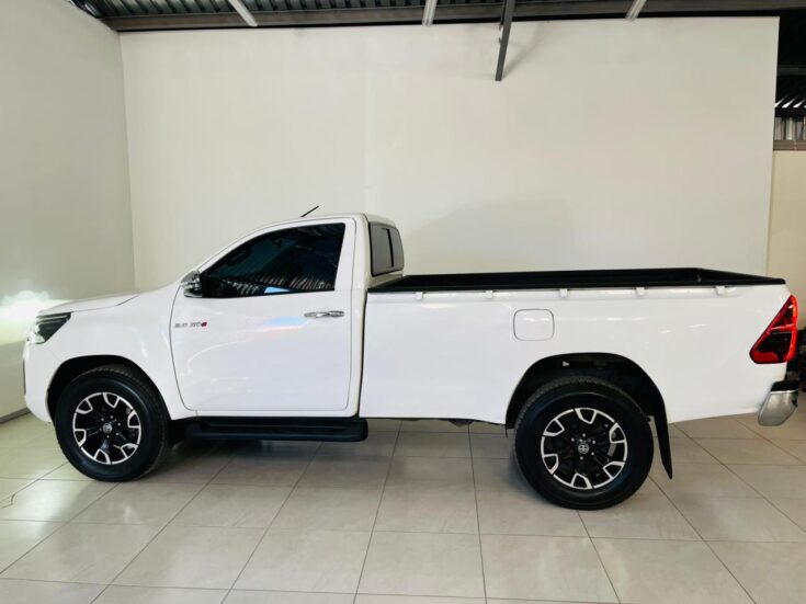 2023 TOYOTA HILUX 2.8 GD-6 RB RAIDER A/T P/U S/C – Left Side Photo