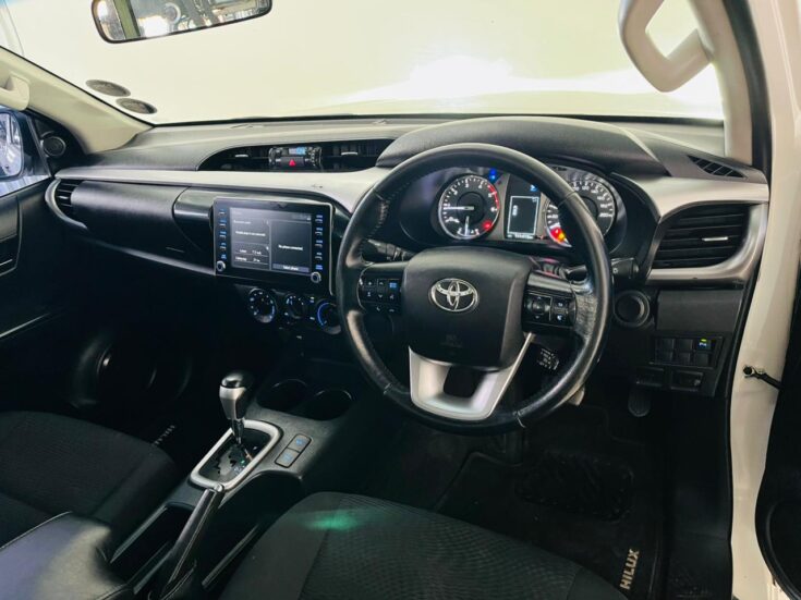 2023 TOYOTA HILUX 2.8 GD-6 RB RAIDER A/T P/U S/C – Rear Seats