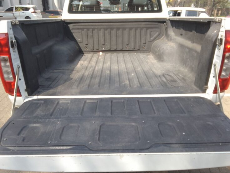 2024 GWM P-SERIES CV DCAB 2.0TD DLX 4X2 8AT – Boot / Loadbin