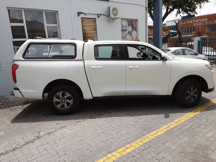 2024 GWM P-SERIES CV DCAB 2.0TD SX 4X2 8AT – Right Side Photo