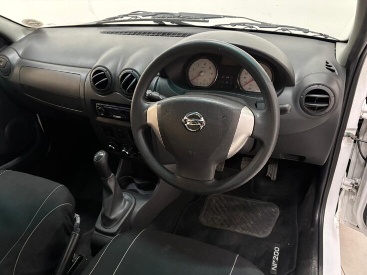 2024 NISSAN NP200 1.6 P/U S/C – Interior