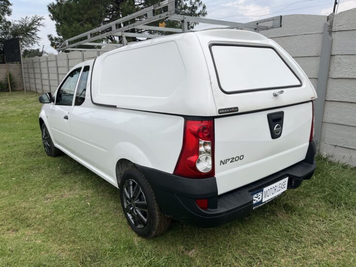 2024 NISSAN P200 1.6 A/C SAFETY PACK P/U S/C – Back Feature Photo