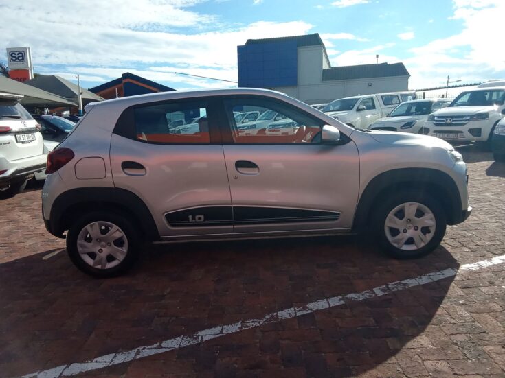 2024 RENAULT KWID DYNAMIQUE MANUAL. – Right Side Photo