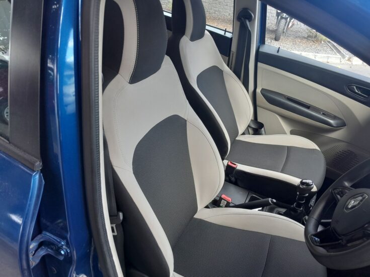 2024 RENAULT TRIBER 1.0 DYNAMIQUE/ZEN – Front Seats