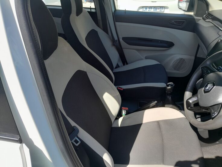 2024 RENAULT TRIBER 1.0 DYNAMIQUE/ZEN. – Front Seats