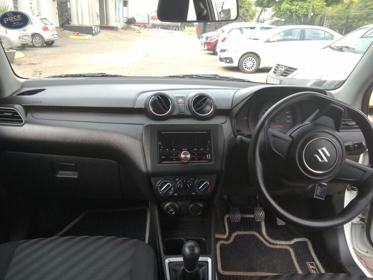 2024 SUZUKI SWIFT 1.2 GA MANUAL – Interior