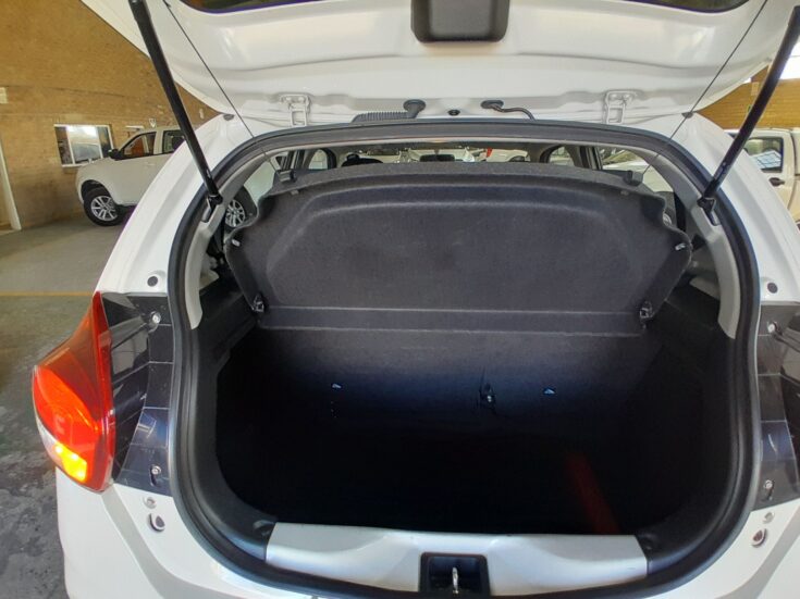 2024 TOYOTA VITZ XR 1.0 AMT – Boot / Loadbin