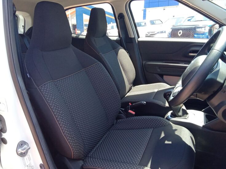 2025 Citroen C3 Plus 1.2 M/T – Front Seats