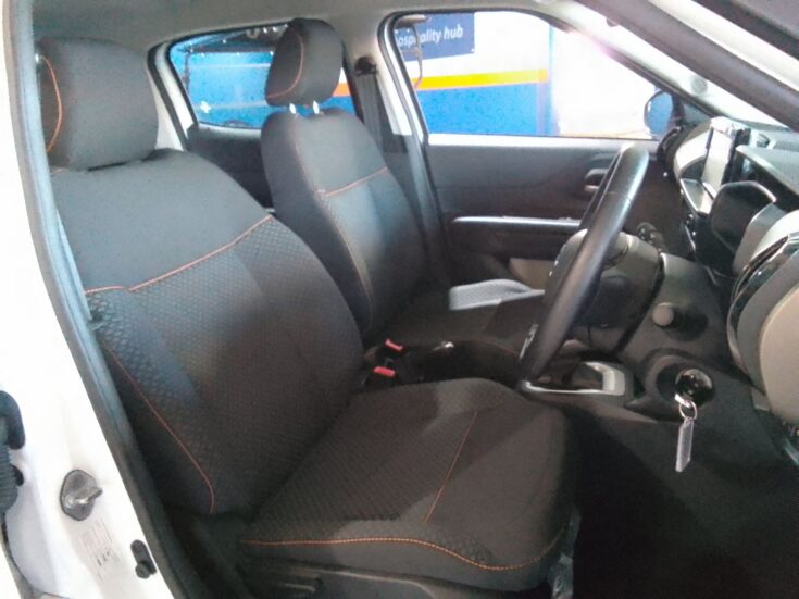 2025 CITROEN C3 PLUS 1.2 MANUAL – Front Seats