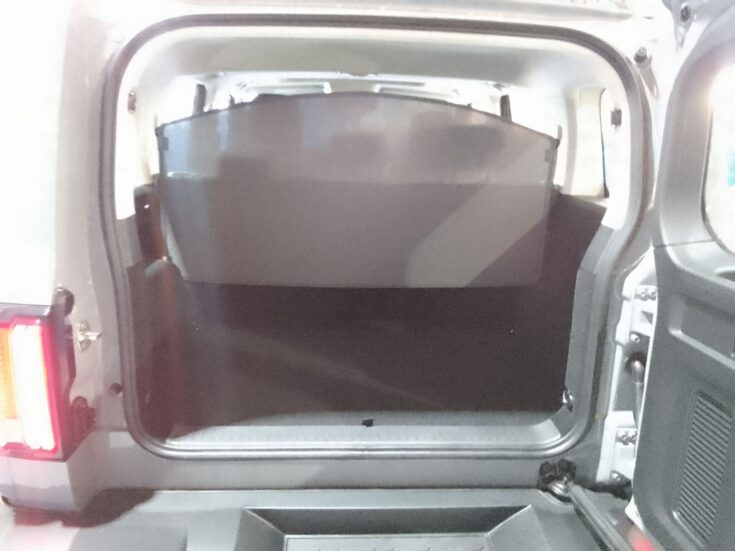 2025 GWM TANK 300 2.4TD LUXURY 4X2 AT – Boot / Loadbin