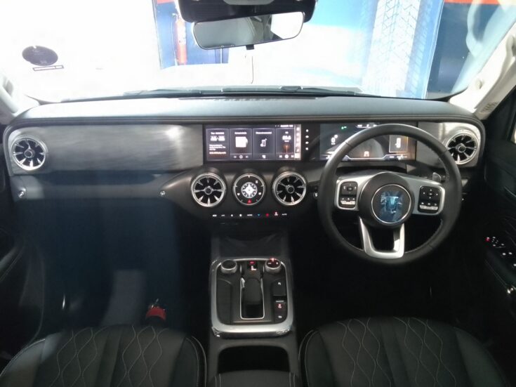 2025 GWM TANK 300 2.4TD LUXURY 4X2 AT – Dashboard